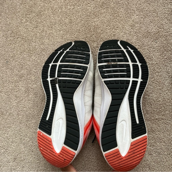 Women’s Size 8 - Nike Quest 4 White Magic Ember - Picture 7 of 13